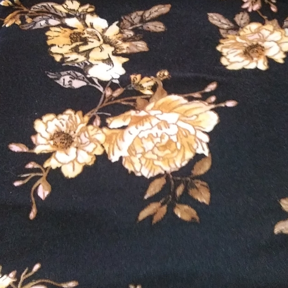 Floral tank - Picture 4 of 4